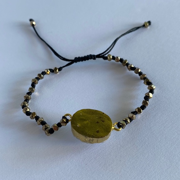 Set of 2 Black & Gold tone adjustable bracelets - Picture 9 of 11